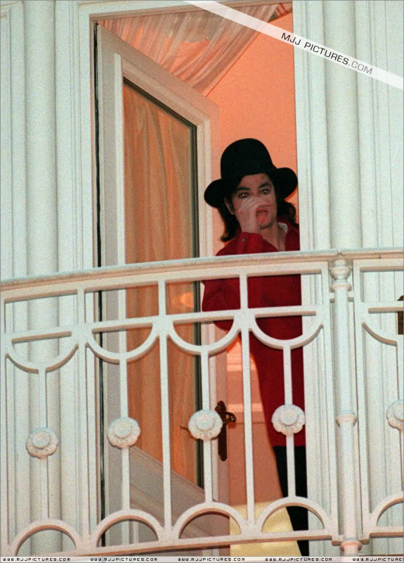 1995- Michael Visits Disneyland Paris (December) 017-26