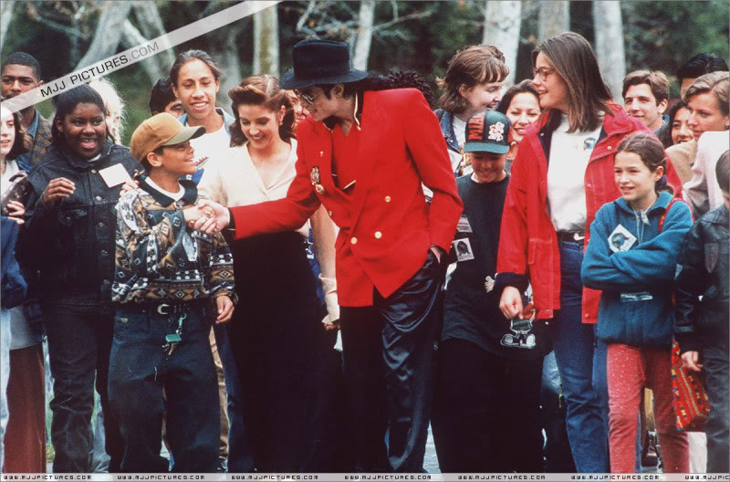 1995 - 1995- World Summit of Children at Neverland Valley Ranch 021-20