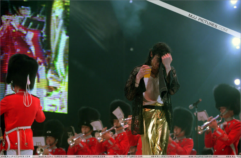 HIStory World Tour - Page 2 021-5