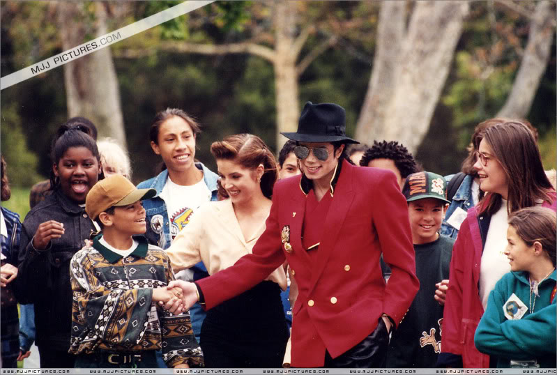 1995 - 1995- World Summit of Children at Neverland Valley Ranch 022-18