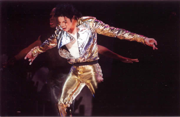 HIStory World Tour - Page 2 023-3
