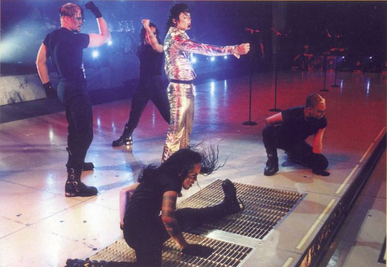 HIStory World Tour - Page 2 024-3