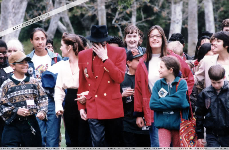 1995 - 1995- World Summit of Children at Neverland Valley Ranch 028-16