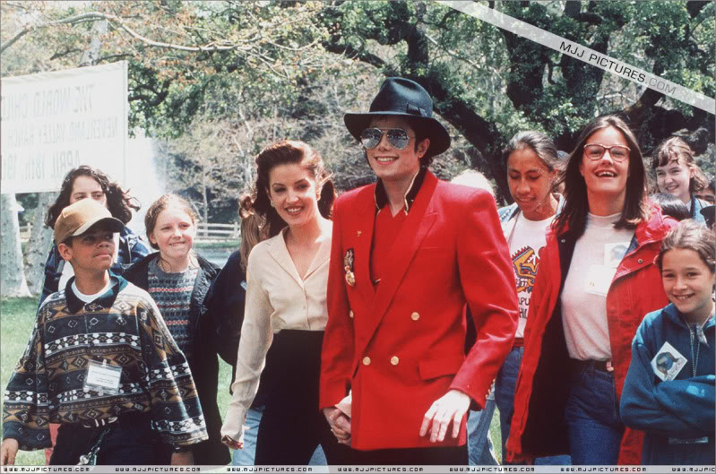 1995 - 1995- World Summit of Children at Neverland Valley Ranch 029-14