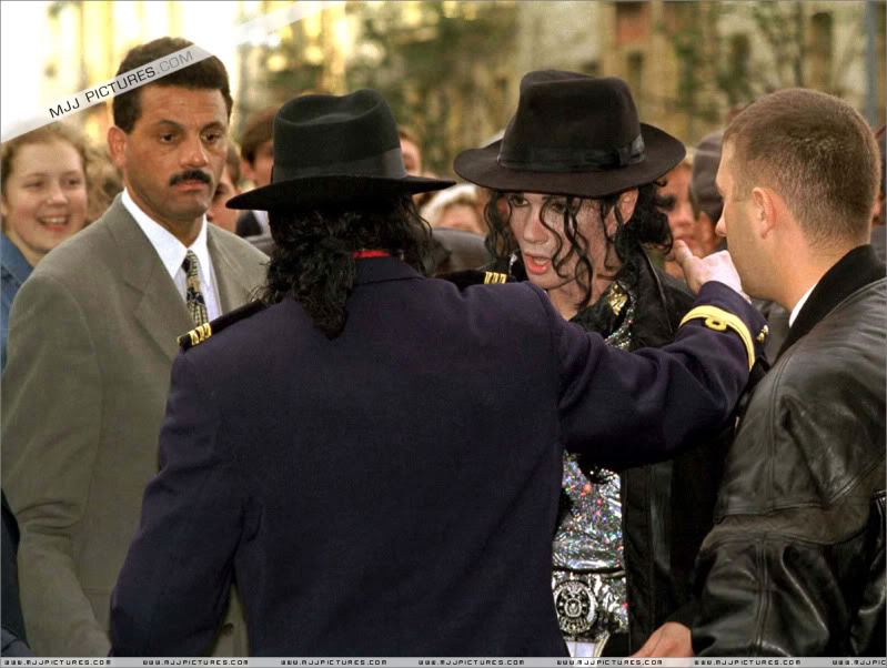 1996 - 1996- Michael Visits Moscow 031-18