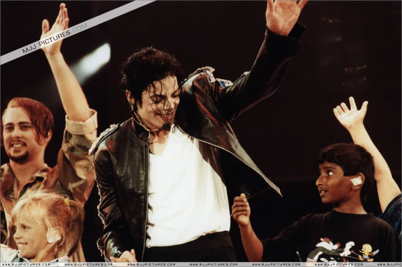 tour - HIStory World Tour - Page 2 031-3