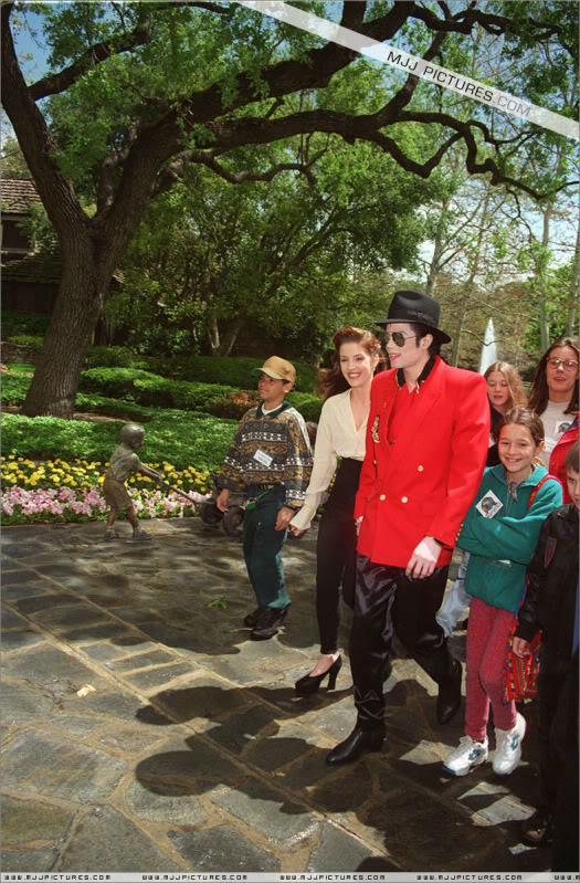 1995 - 1995- World Summit of Children at Neverland Valley Ranch 034-12