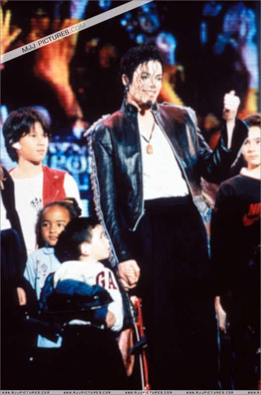 tour - HIStory World Tour - Page 2 036-2