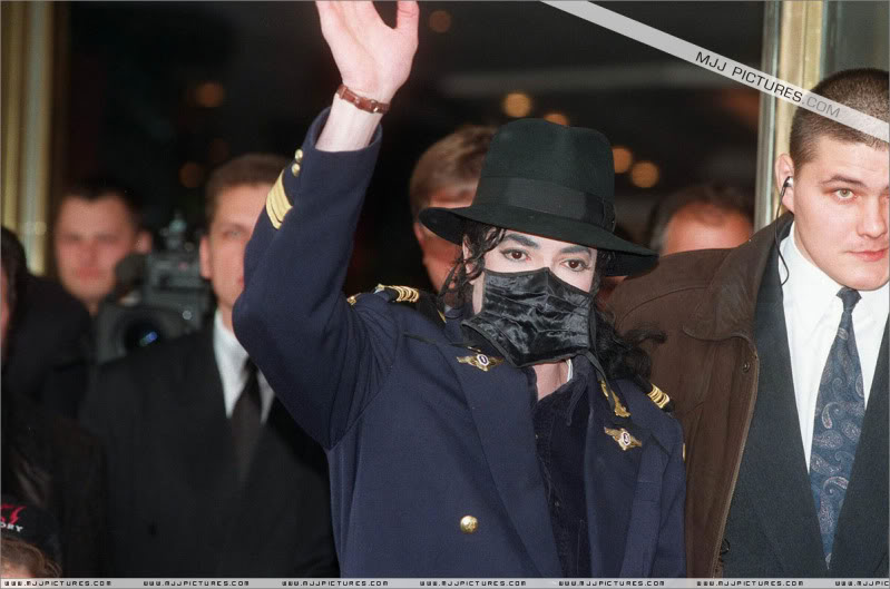1996 - 1996- Michael Visits Moscow 040-12
