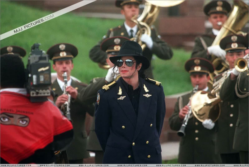 1996 - 1996- Michael Visits Moscow 041-12