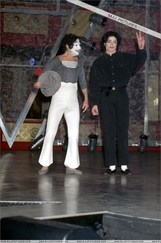 Michael - Rehearsals for the HBO Special Michael Jackson One Night Only 045-7