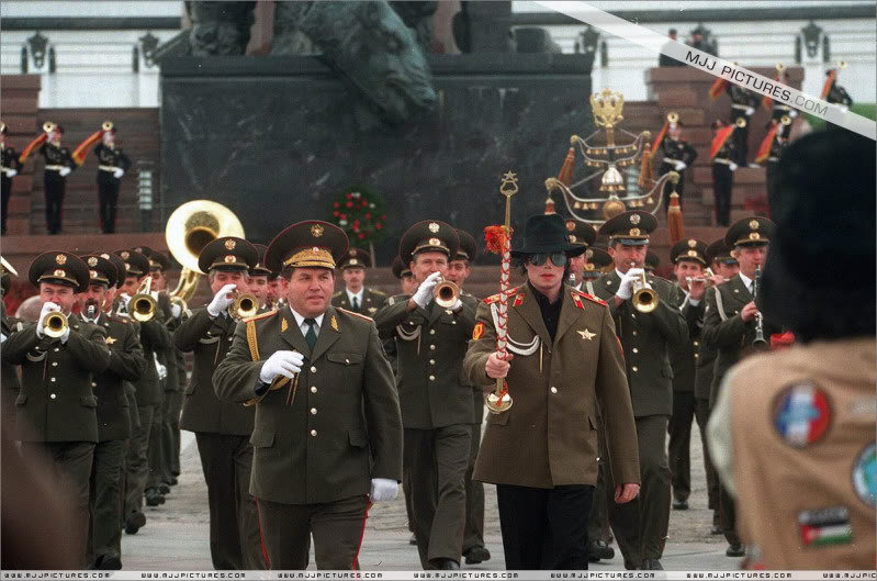 1996 - 1996- Michael Visits Moscow 057-8