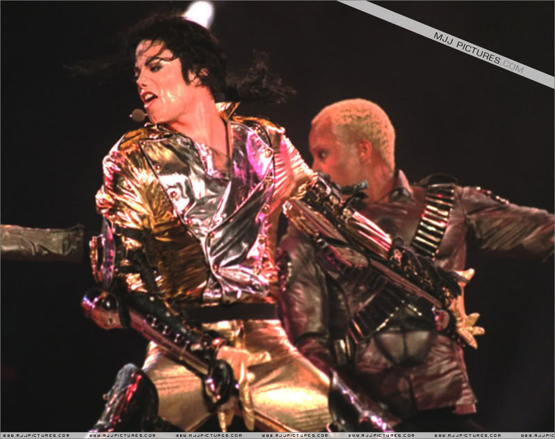 HIStory World Tour - Page 2 256