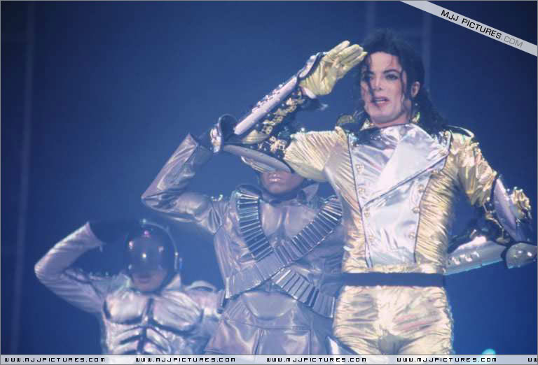 HIStory World Tour - Page 2 347