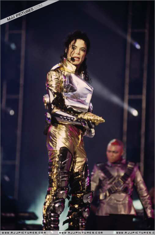 HIStory World Tour - Page 2 375