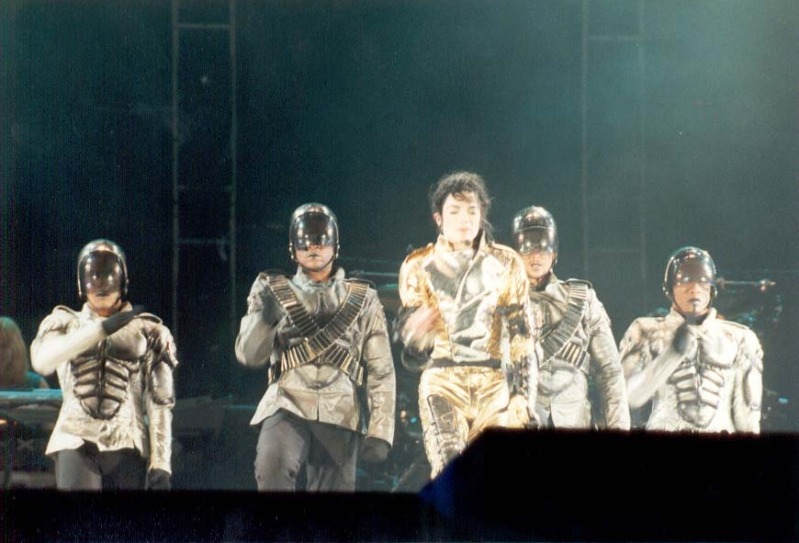 HIStory World Tour - Page 2 447