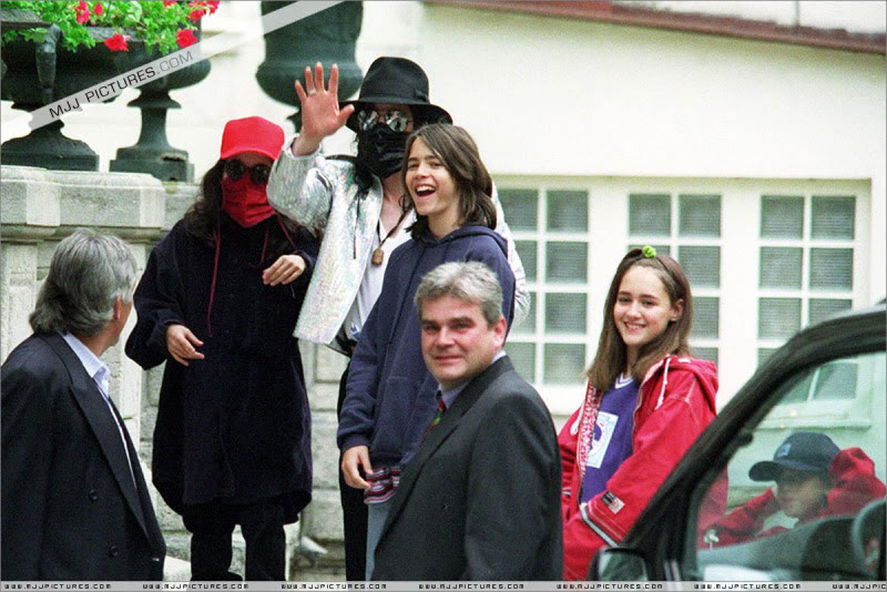 debbie - 1997- Michael & Debbie Rowe in France 001-20