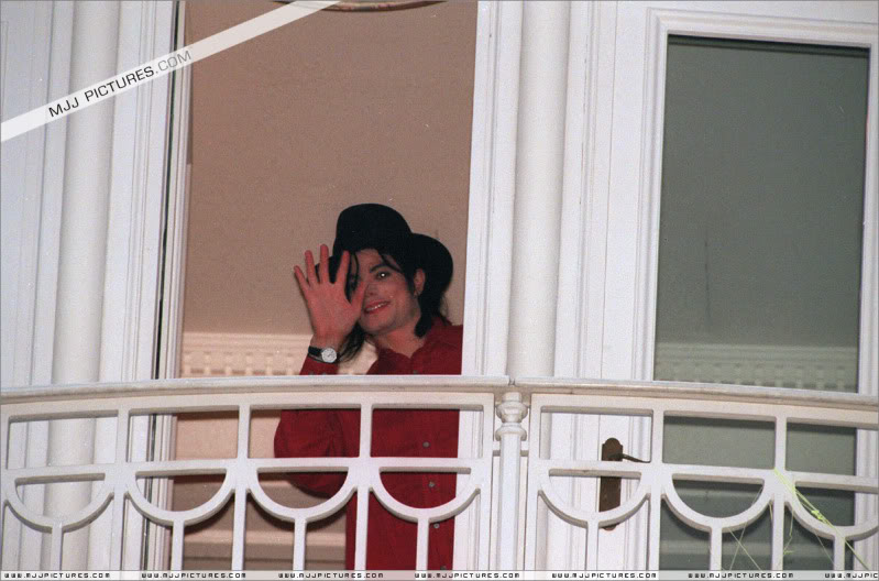 1997- Michael Visits Disneyland Paris 003-27