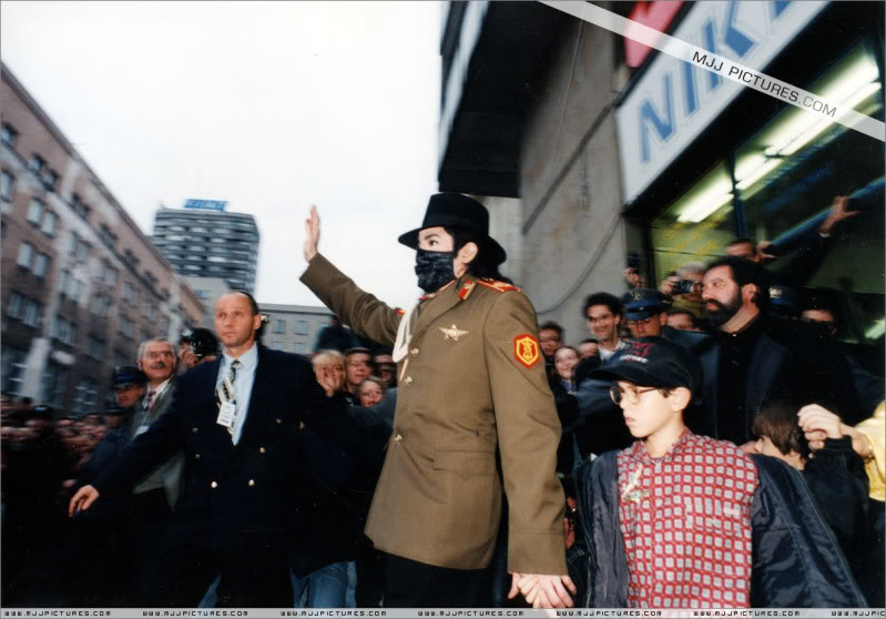 1996 - 1996- Michael Visits Warsaw 004-8