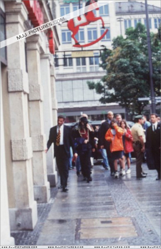 1997 - 1997- Michael Visits Munich 007-18