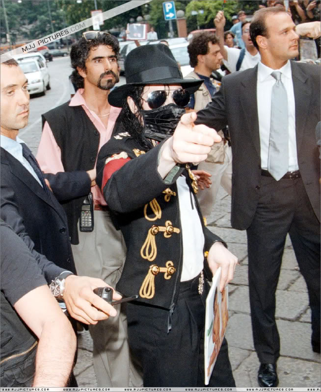 1997 - 1997- Michael Visits Milan (June) 008-16