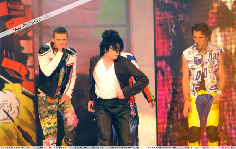 2001- The 18th Annual MTV Video Music Awards 014-40