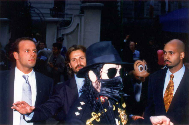 1997- Michael Visits Milan (June) 016-11