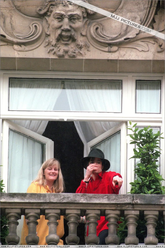 rowe - 1997- Michael & Debbie Rowe in France 016-7