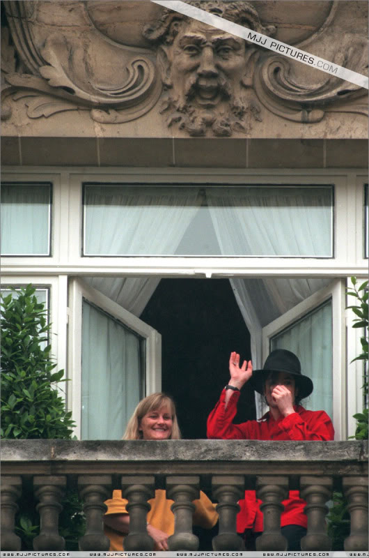 1997- Michael & Debbie Rowe in France 018-6