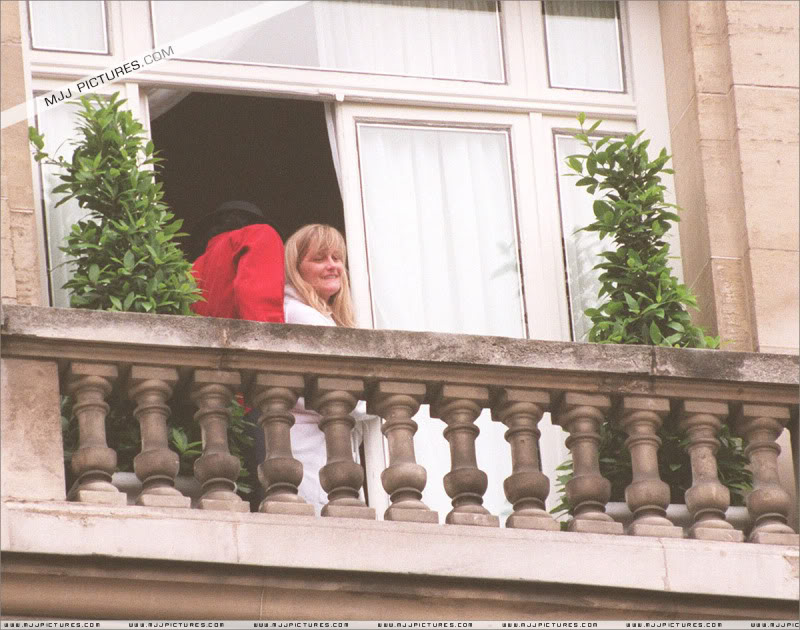 1997- Michael & Debbie Rowe in France 020-6