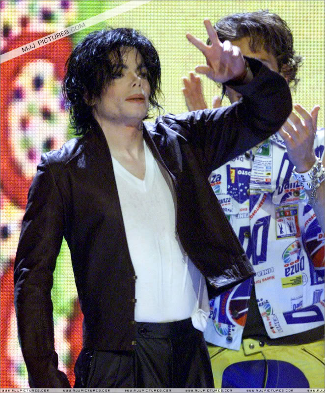 2001- The 18th Annual MTV Video Music Awards 025-27