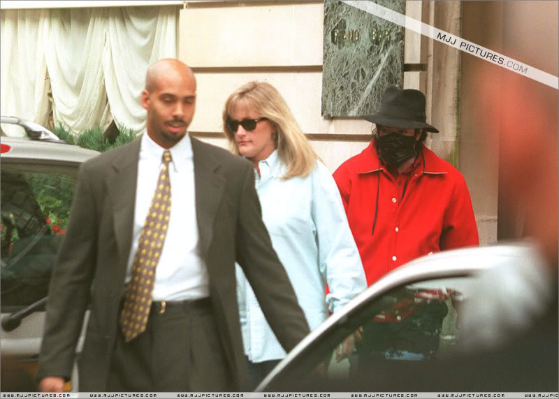 debbie - 1997- Michael & Debbie Rowe in France 031-4