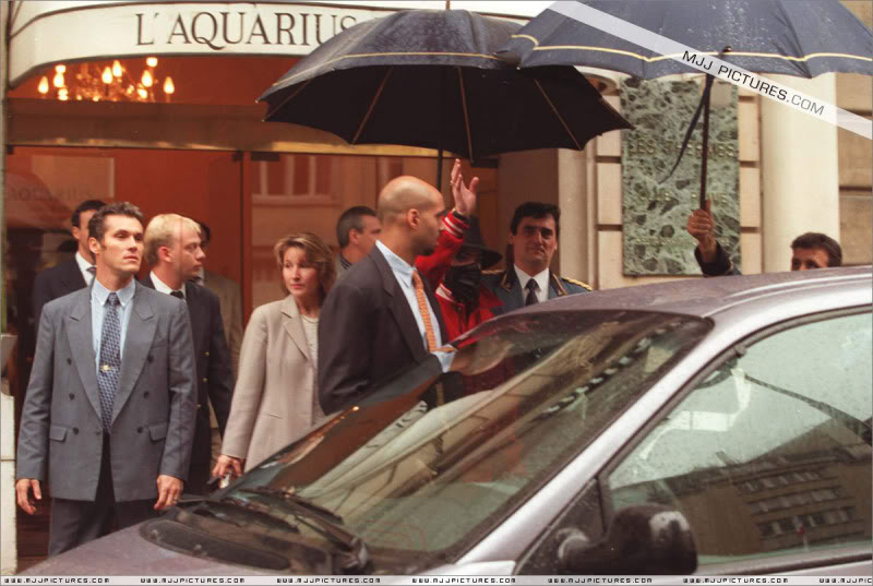 1997- Michael & Debbie Rowe in France 038-3