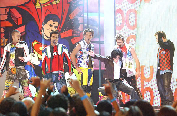 2001- The 18th Annual MTV Video Music Awards 041-14