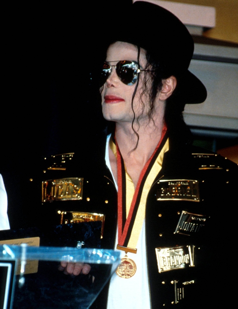 1993 - 1993 Guinness ''Lifetime Acheivement Award''  10-13