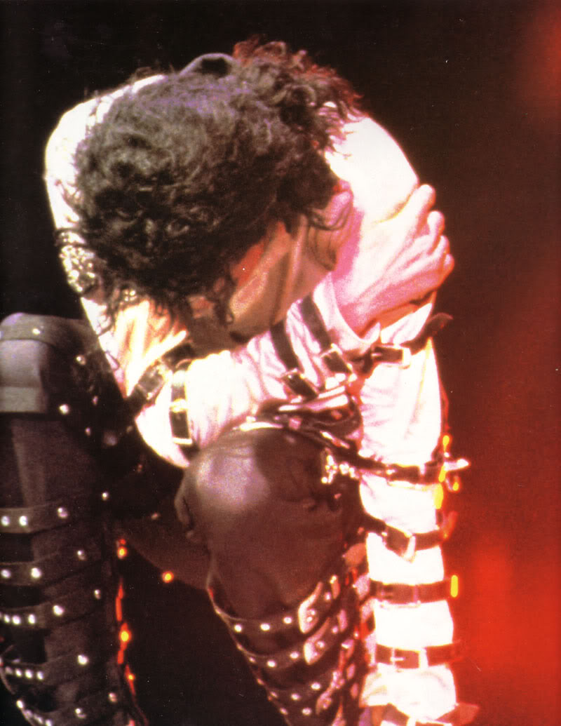 Bad Tour HQ 124