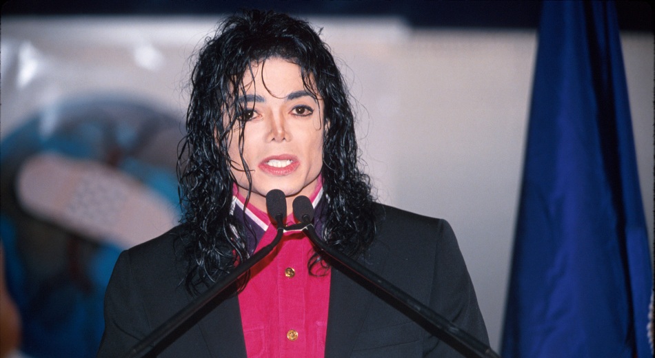 1992 Michael Donates To Sarajevo 169-2