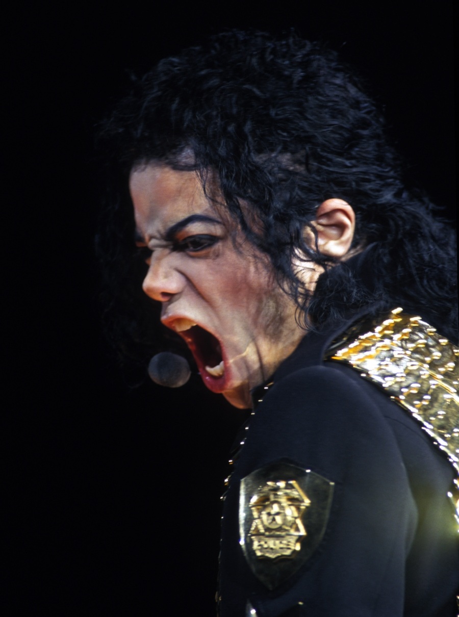 Dangerous Tour 252-1