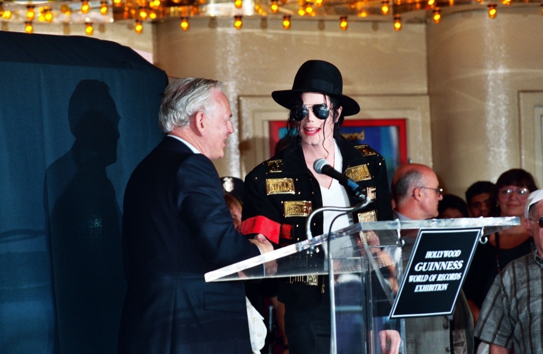 1993 - 1993 Guinness ''Lifetime Acheivement Award''  3-22