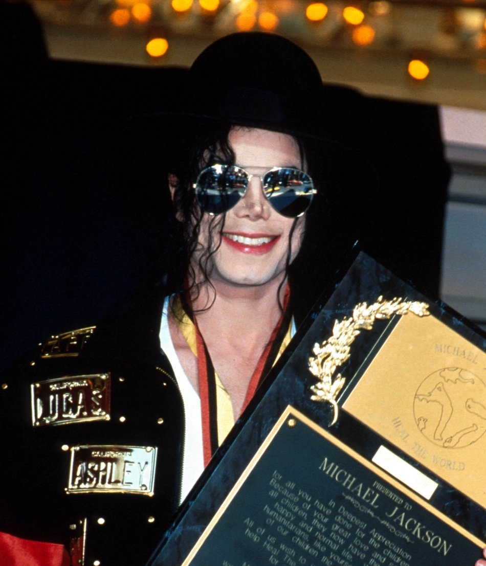 1993 - 1993 Guinness ''Lifetime Acheivement Award''  6-19