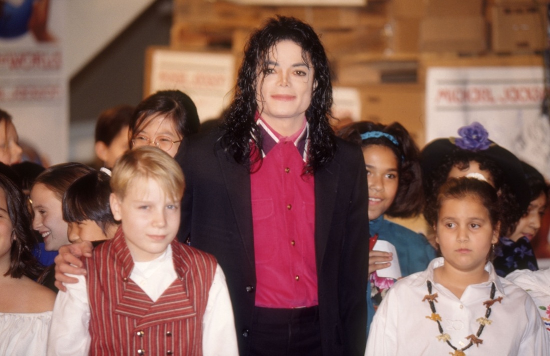 1992 Michael Donates To Sarajevo 7-13