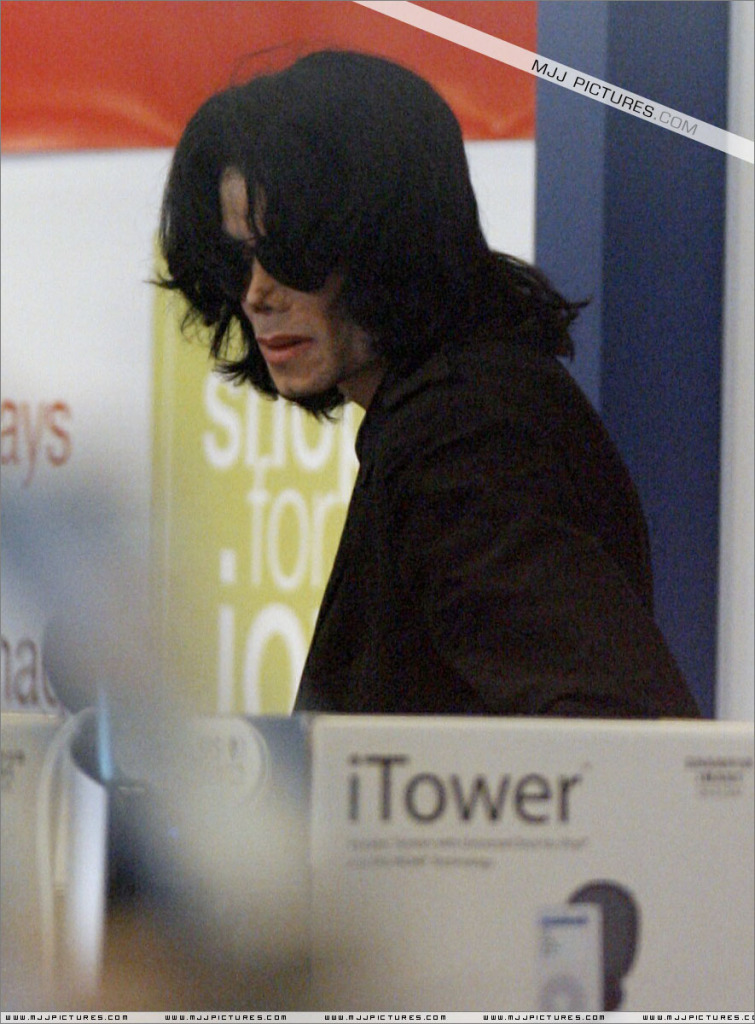 2007 Michael Shopping in Beverly Hills 002-20