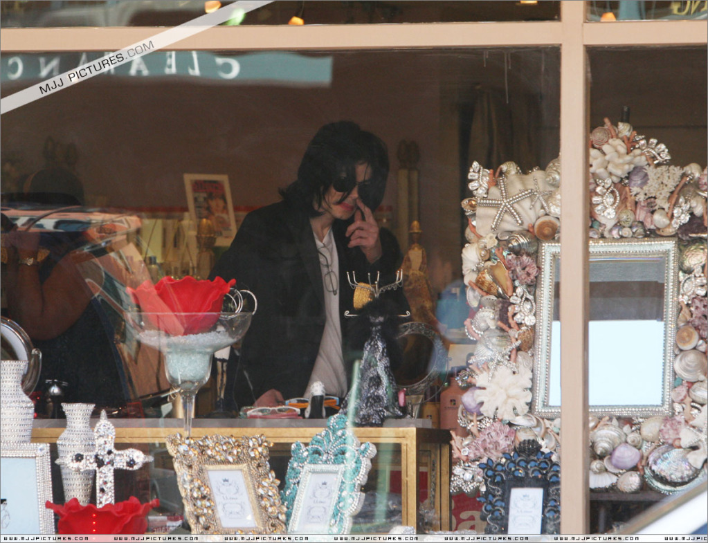 Michael Shopping In Beverly Hills 002-36