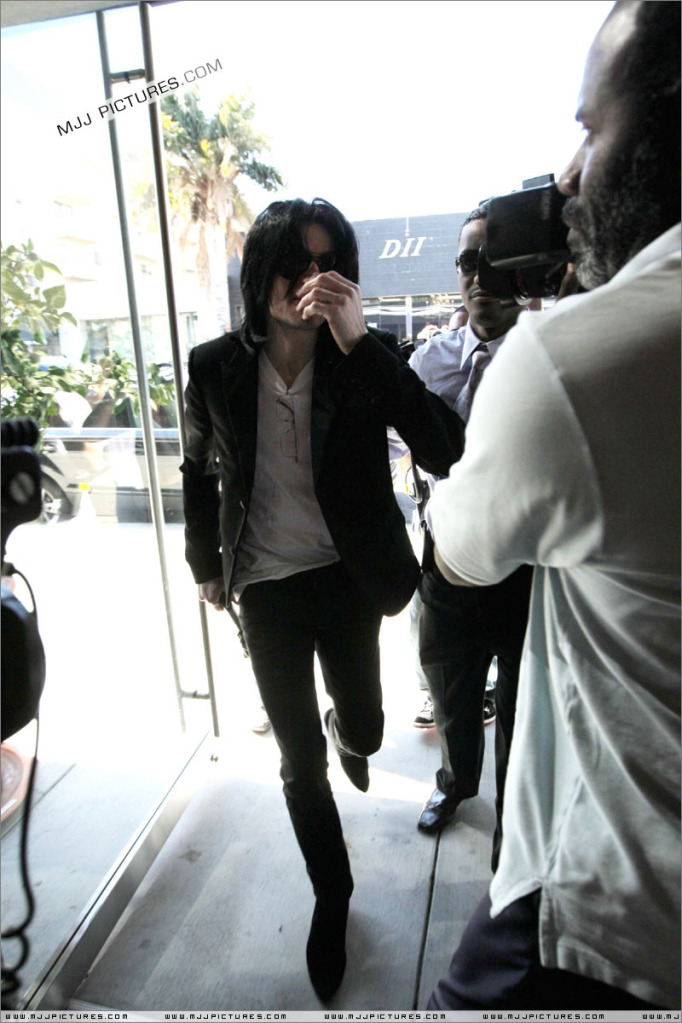 Michael Shopping In Beverly Hills 003-32