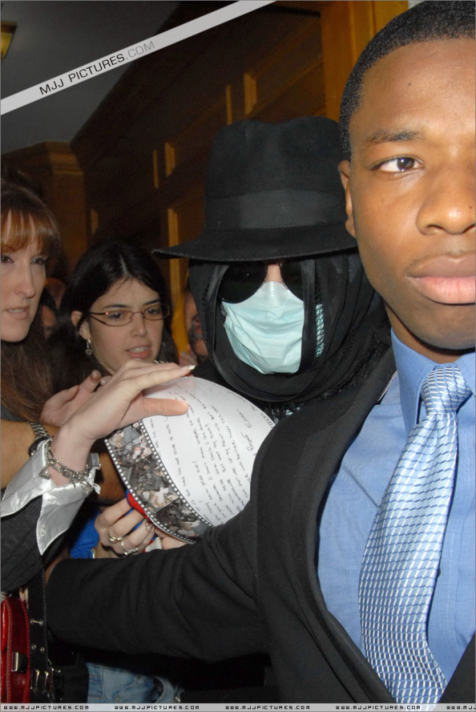 Michael - Michael Visits Doctor In Beverly Hills 003-35