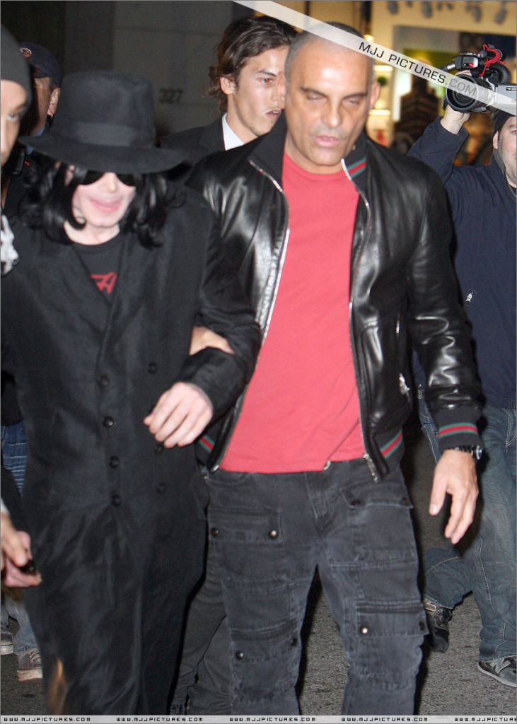 2009 Shopping With Christian Audigier on Rodeo Drive 003-71