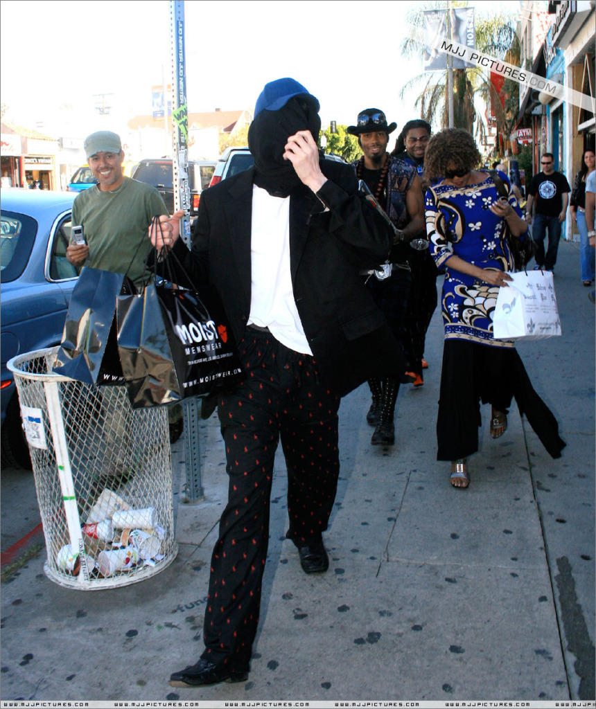 Michael Shopping in L.A 004-18
