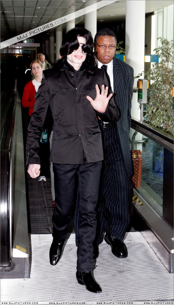 Michael - 2007 Michael at Heathrow Airport (June) 005-15