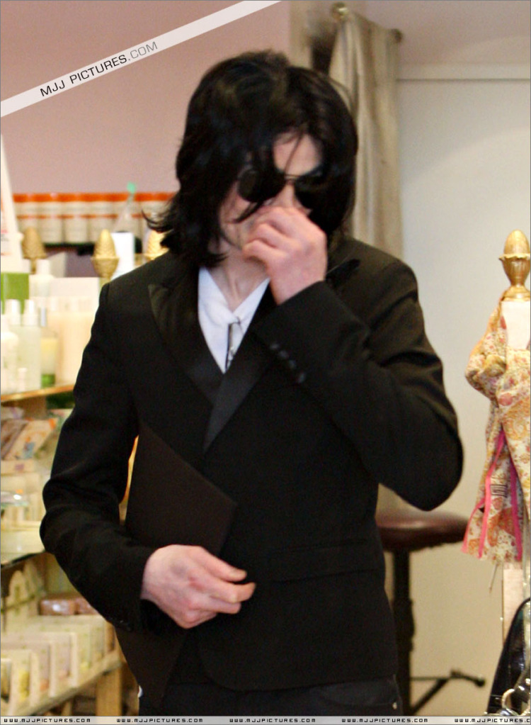 Michael Shopping In Beverly Hills 005-29