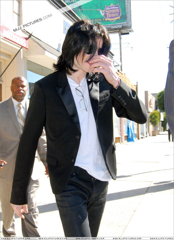 Michael Shopping In Beverly Hills 007-25
